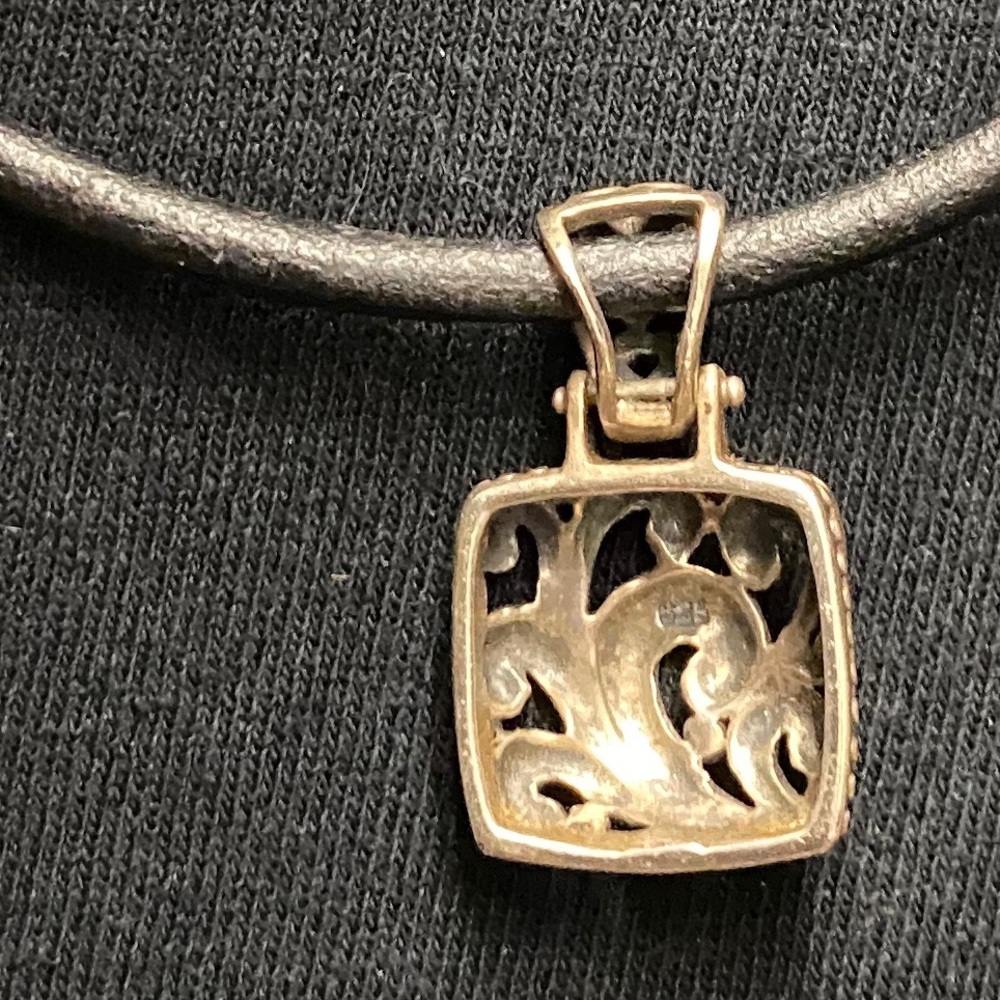 Silver scroll pendant - Picture 3 of 3